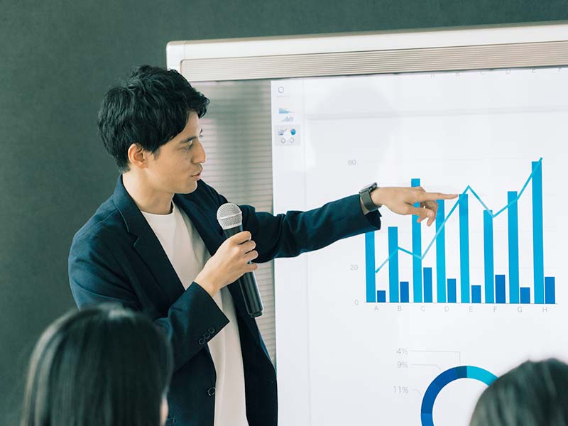 ハイブリッドワークの会議イメージ